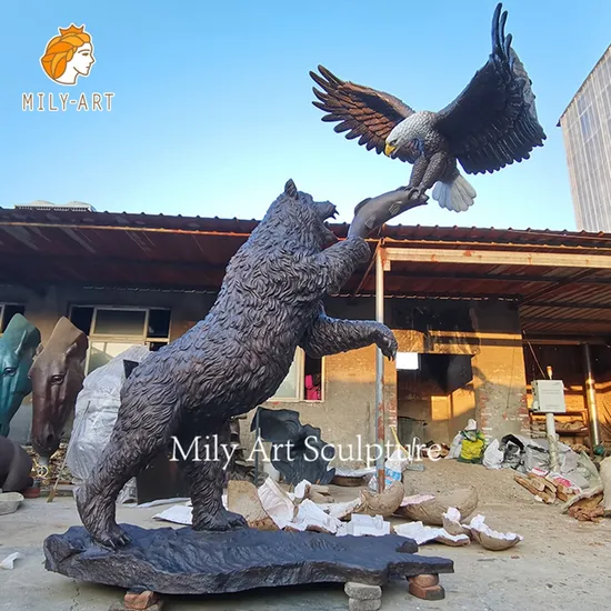 Large Metal Sculpture Wall Street Life Size Bronze Bull and Bear Statue 