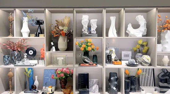 Wholesale of Modern Home Decoration Resin Sculpture Crafts Living Room Desk Ornaments 